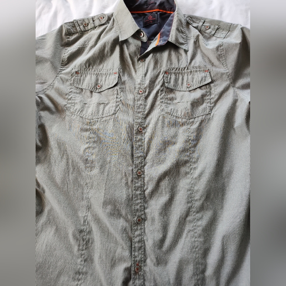 SWISS CROSS Men's Button Up Shirt. Size XL. Short Sleeves.